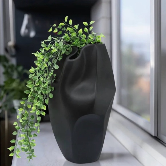 Other - Joss And Main Sleek Black Sculptural Vase